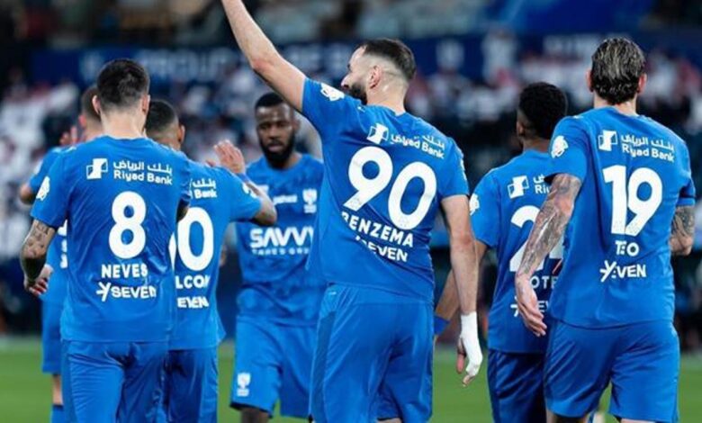 لاعبو نادي الهلال السعودي تظهر عليهم علامات الحسرة رغم الفوز في الملعب