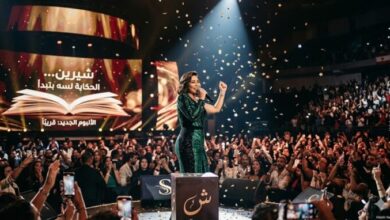 الفنانة شيرين عبد الوهاب في حفل غنائي ضخم على المسرح