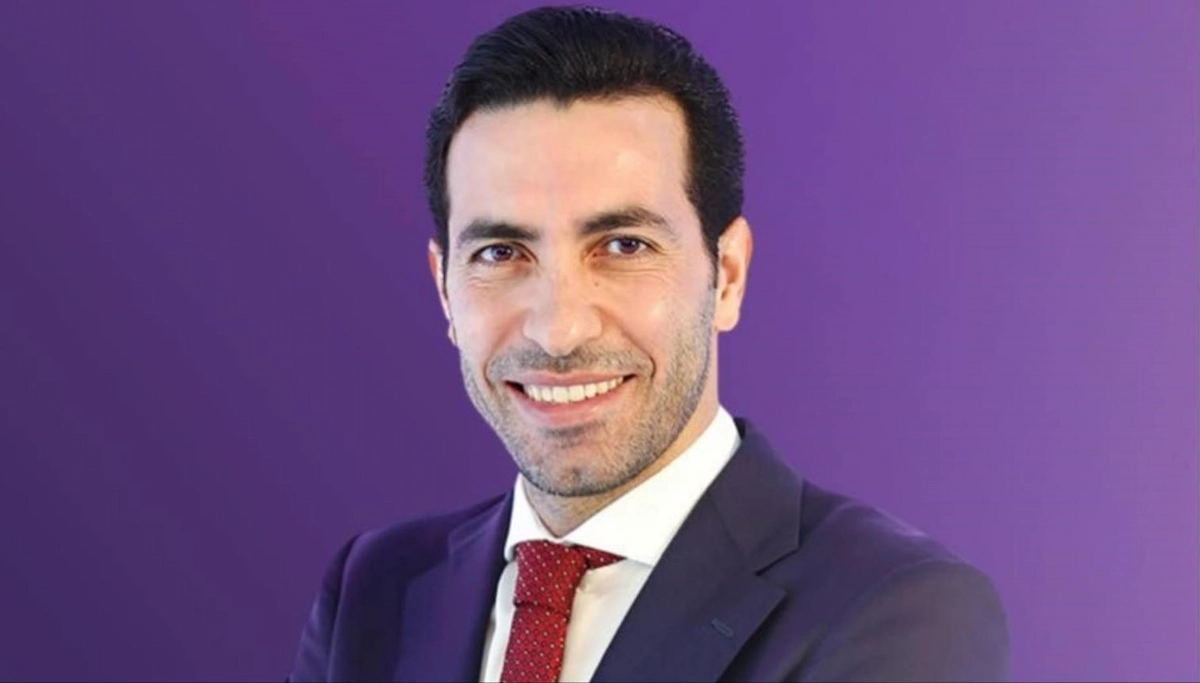 أبو تريكة يفاجئ حسام حسن