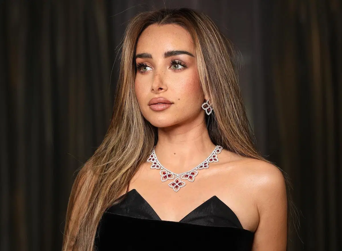هنا الزاهد