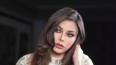 هيفاء وهبي تنشر صورتها المسربة بنفسها وتصف منتقديها بالأفاعي