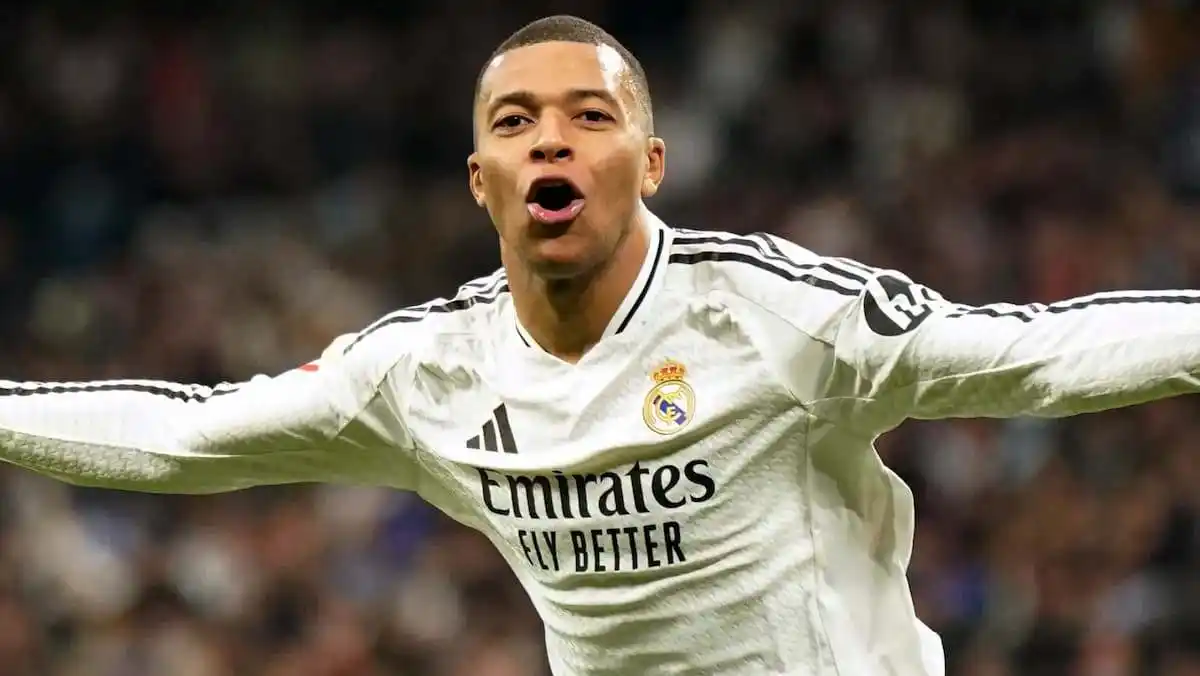 مبابي ينفجر بهاتريك تاريخي ريال مدريد يكتسح سوسيداد برباعية نارية في أول ظهور بالبرنابيو