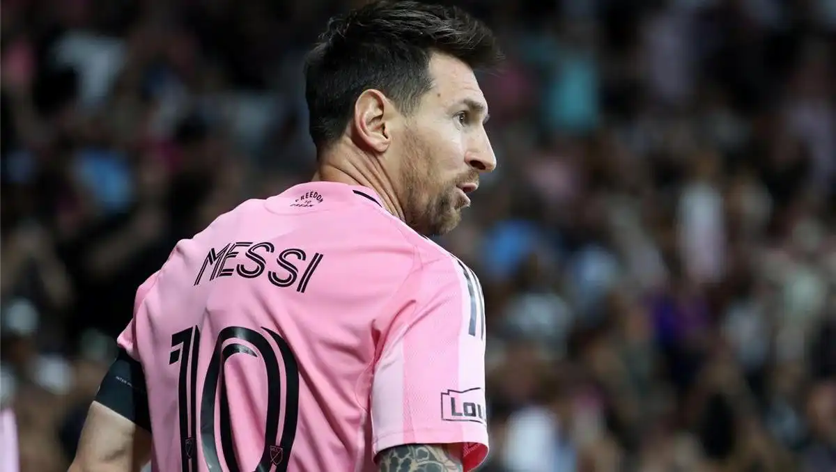رباعية ميسي التاريخية تقود إنتر ميامي لسحق مونتريال بسباعية مدوية في الدوري الأمريكي