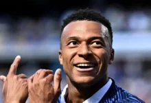 مبابي يتربع على عرش ريال مدريد ويحصد أولى جوائزه الرسمية