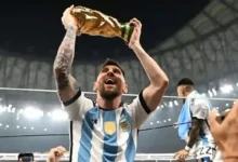 اعتزال ليونيل ميسي دولياً برسالة بخط اليد.. وسر "قلم آلة الزمن" يثير حيرة الجماهير
