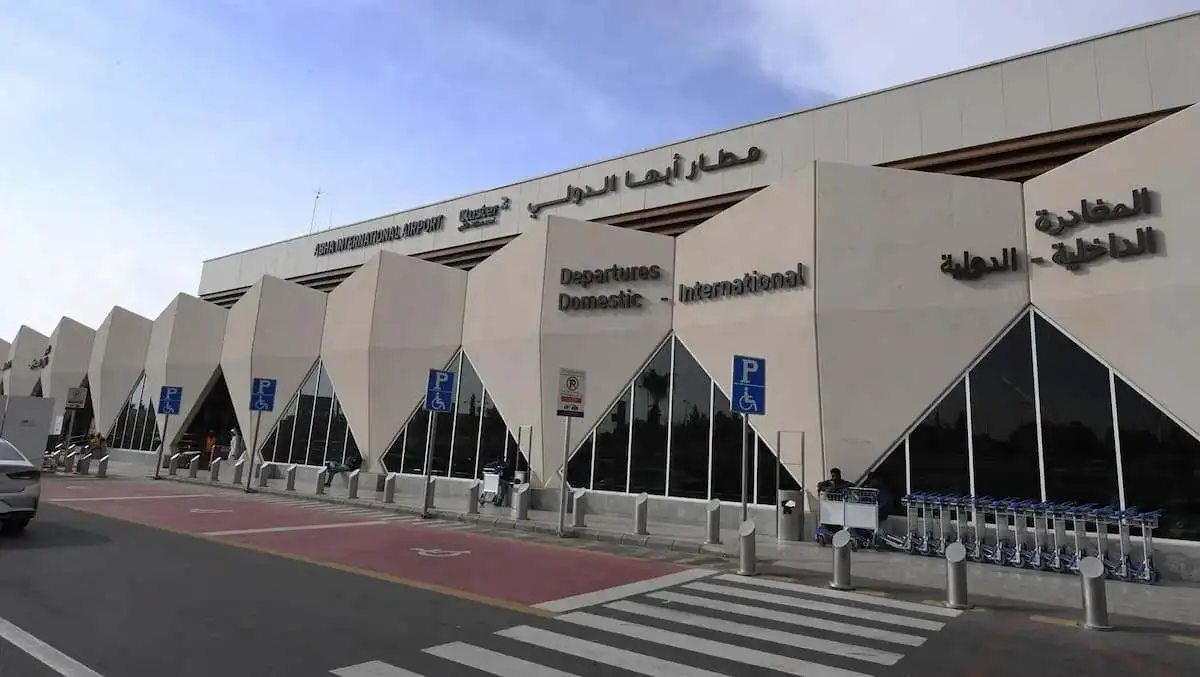 بيان عاجل من الطيران المدني السعودي حول استهداف مطار أبها والملك خالد